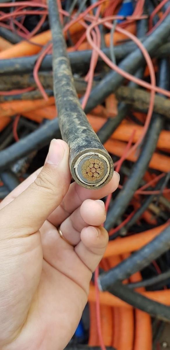 Uy tín – Nhanh chóng – Chuyên nghiệp: Đội ngũ nhân viên tận tâm, phục vụ 24/7, kể cả ngày lễ và cuối tuần.Địa chỉ thu mua phế liệu đồng tại Hà Nội giá cao